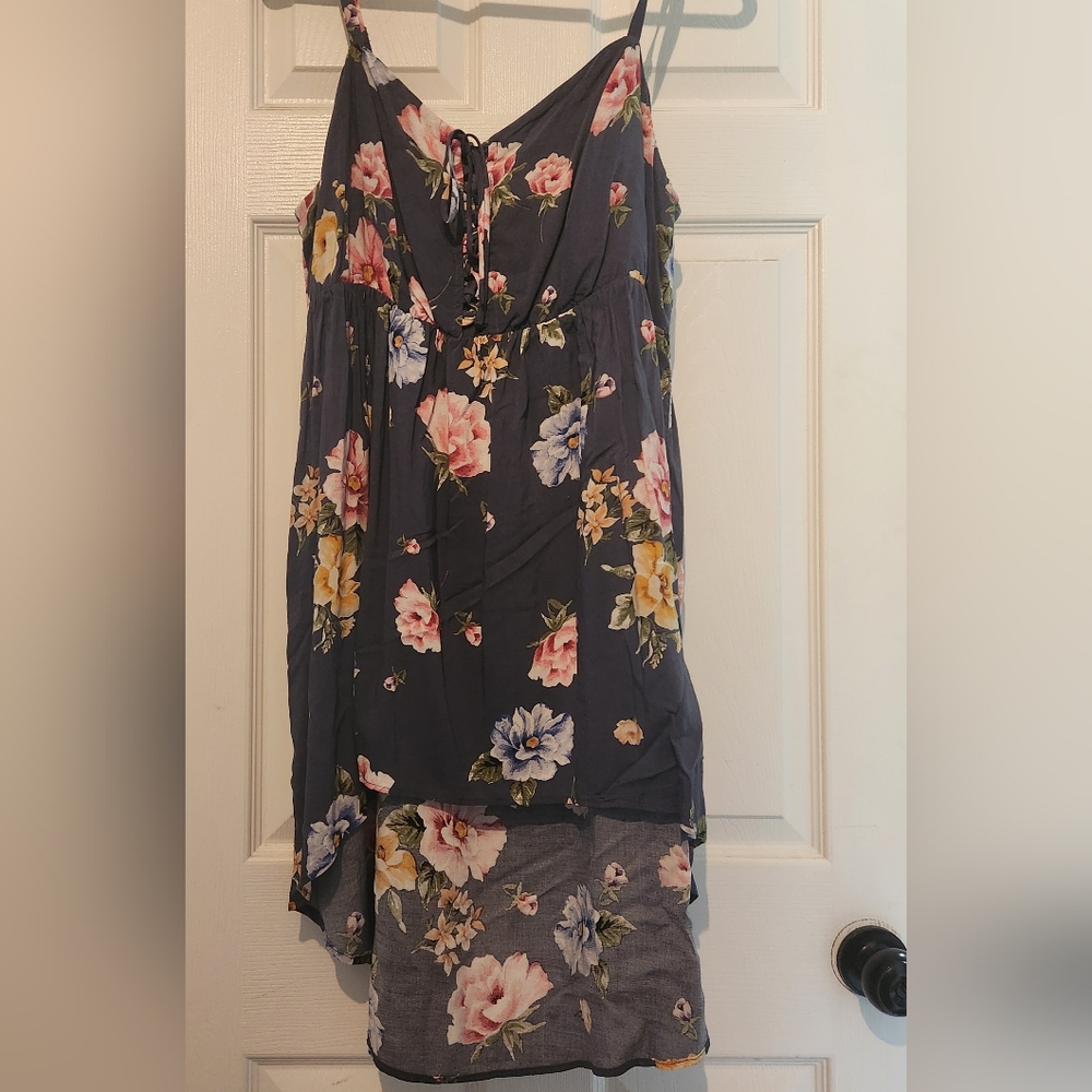 Floral Hi-low tank